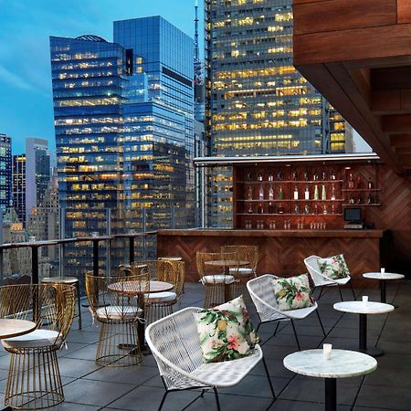 Doubletree By Hilton New York Times Square West Hotel Exterior photo